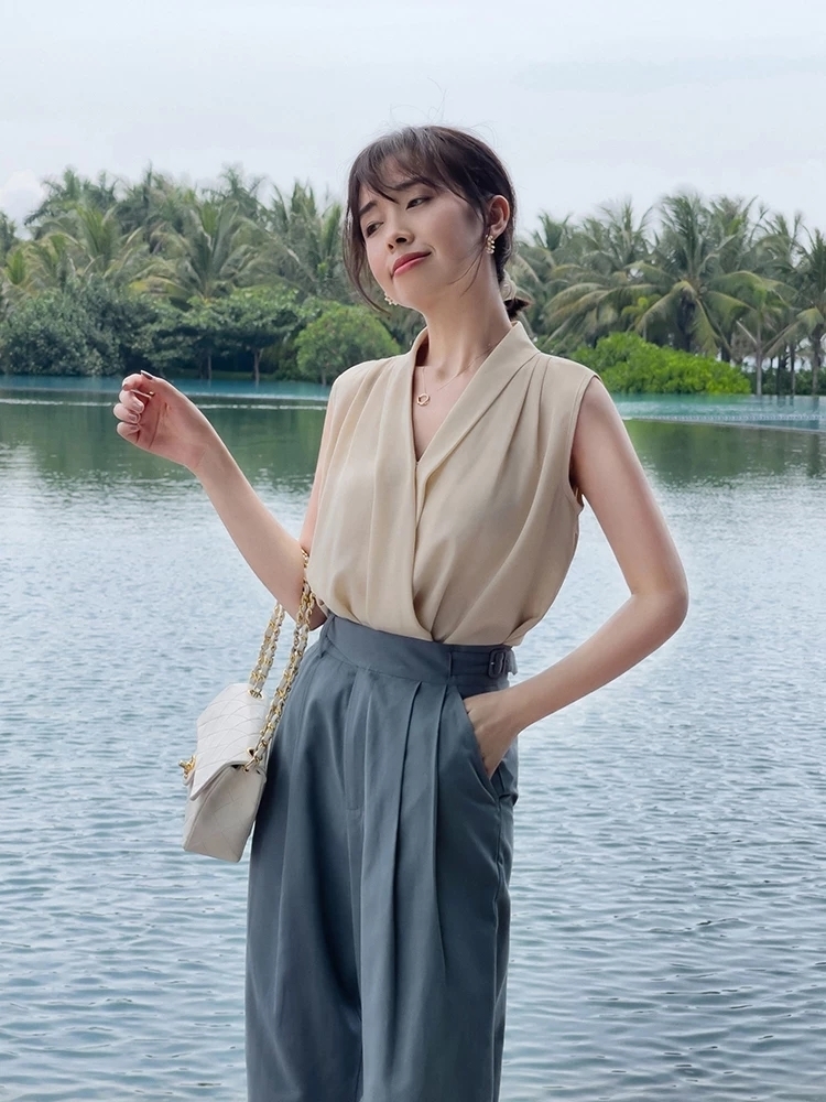 单品|奔三奔四的女性，夏季多穿这些基础款单品，显瘦洋气又高级