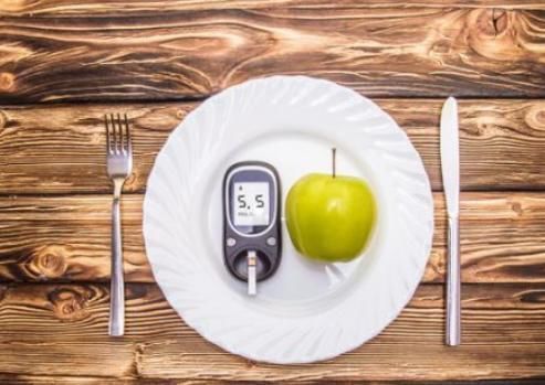 日常生活中|高血糖人群,最好远离3种食物,把糖尿病扼杀在“摇篮”里!