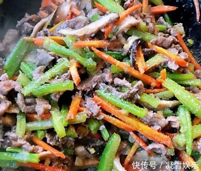 时蔬炒牛肉,营养丰富,味道鲜美,家人都喜欢