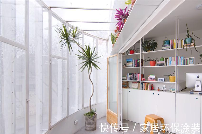 扇形|夫妻俩贪便宜买25㎡老破小：扇形阳台和三角客厅太鸡肋，心态崩了