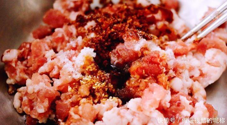 过年调饺子馅,懂得加“2样”,饺子做好喷香入味,咬一口流汁