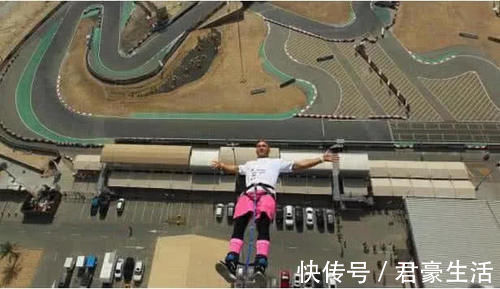世界纪录|吉尼斯之最：男子喝一杯啤酒打破纪录，40多年来仍没有被超越！