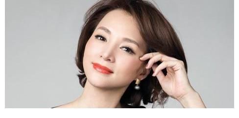春晚|主持人程前老婆曝光，竟是我们熟悉的她，这就是离开董卿的理由吗