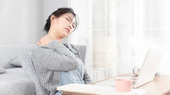 颈椎|警惕！这些不良生活习惯正在伤害你的颈椎