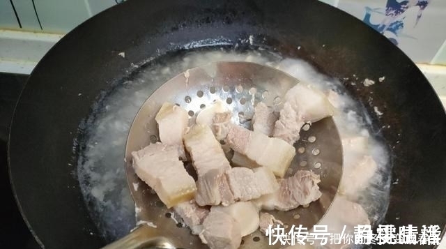 色香味|做红烧肉时,记住“2不放2窍门”,肉质软糯不发柴,好吃不油腻