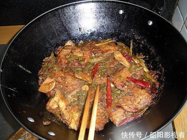 好吃|带鱼最好吃的做法,简单又不腥,吃一口满嘴香,比红烧带鱼还美味