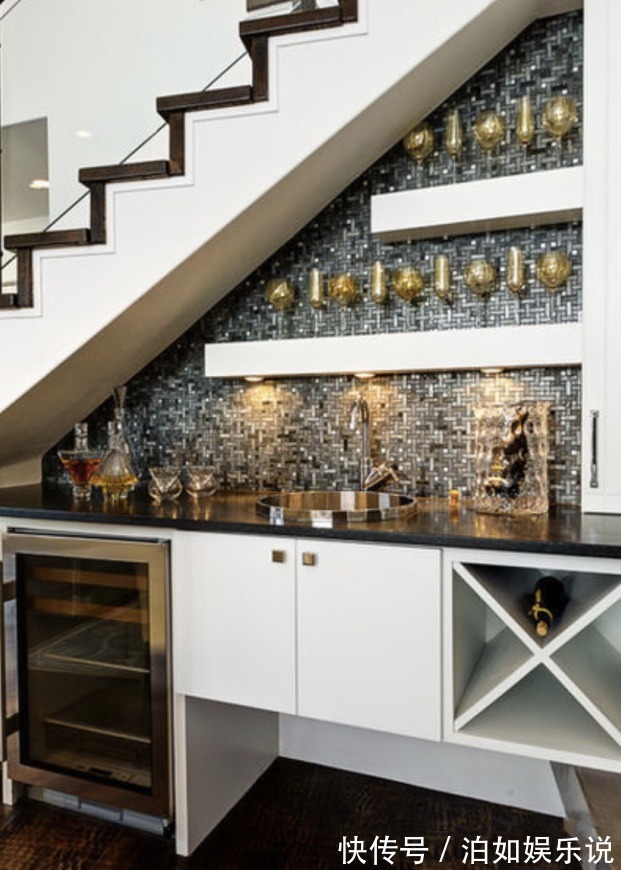 实用|楼梯只用来上下楼学会这么设计,书房、储物间都有了,太实用!