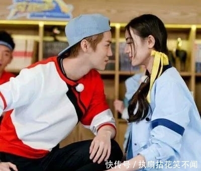 《奔跑吧9》开播炒CP，郑恺主动避嫌，蔡徐坤杨颖总是黏在一起