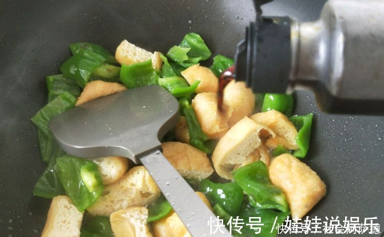 冬天|冬天最适合孩子吃的菜，隔三差五吃一回，补钙质，体重嗖嗖降下来