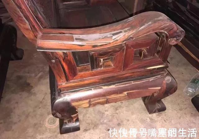 中式|红木家具怎么买？据说花8万买了这套大红酸枝沙发，一刮磨当场傻眼！