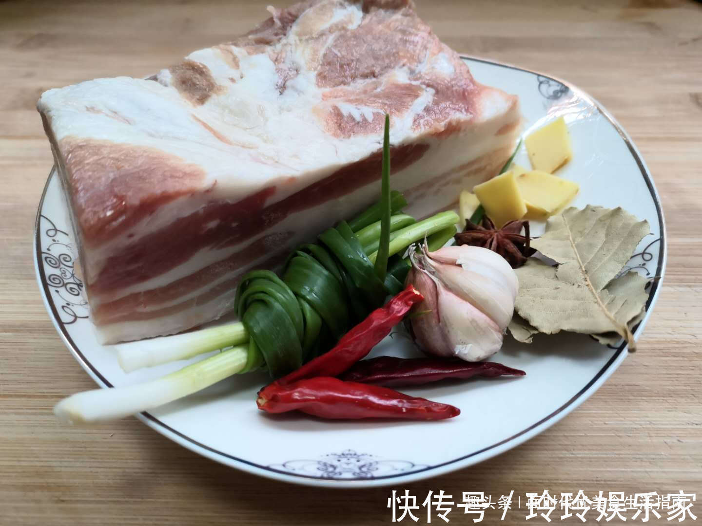 蒜泥白肉家常做法，清爽不油腻，简单几个步骤，比饭店的还好吃