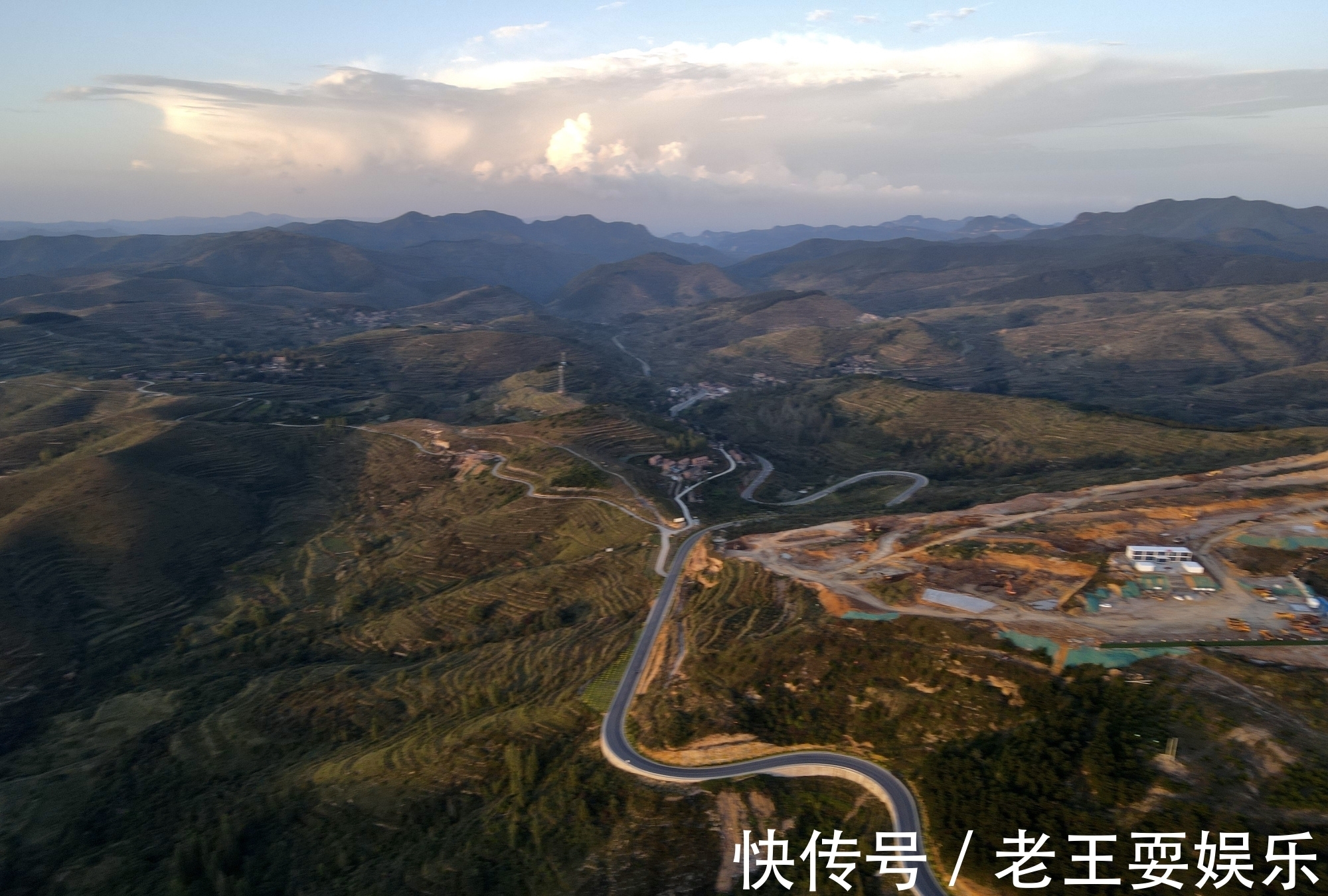 太行山|走到太行一号公路的尽头，寻找山尖上的寺庙，感受与众不同的神圣