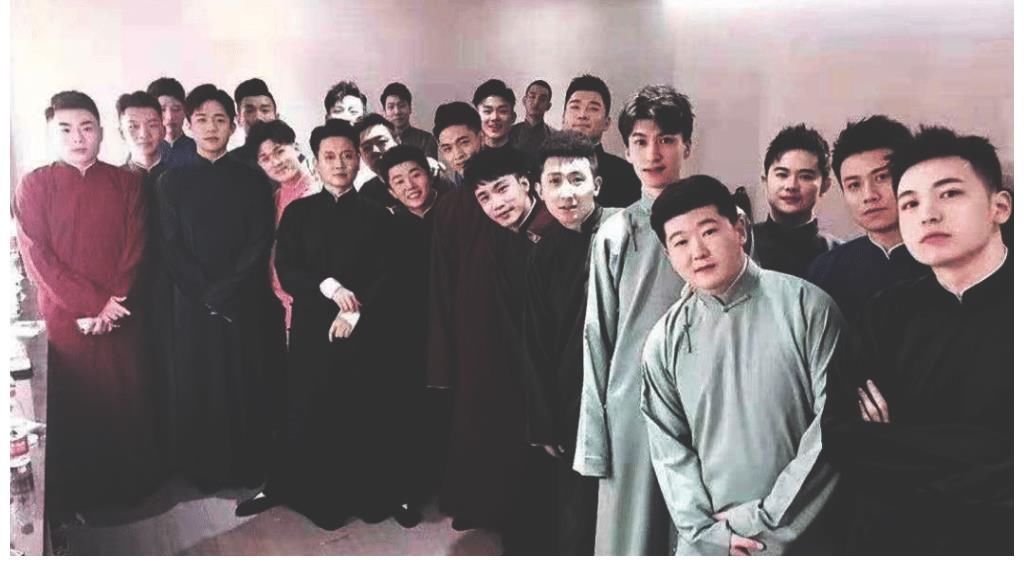 德云社|德云社团综落地就上班，剧场观众很满足，但团综播出是大满足