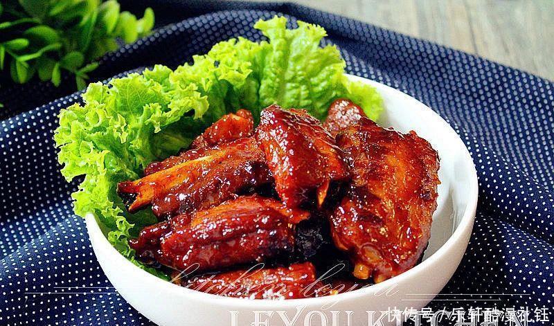 4道凉菜,6道荤菜,一桌丰盛的年夜饭,做法没什么难度