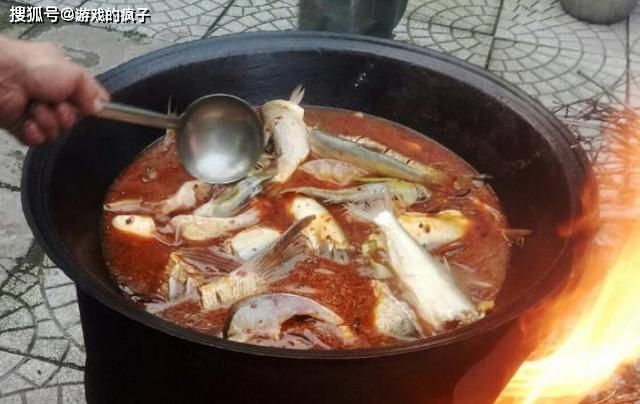 东北|东北朋友请吃饭,三人只点一道菜,菜没吃完,白酒喝了3瓶,服气