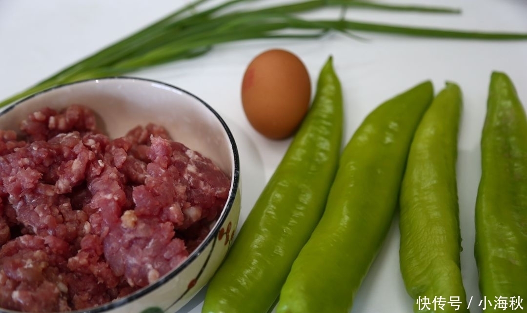 尖椒别总炒着吃，换一个新做法，香而不辣，大人孩子都抢着吃