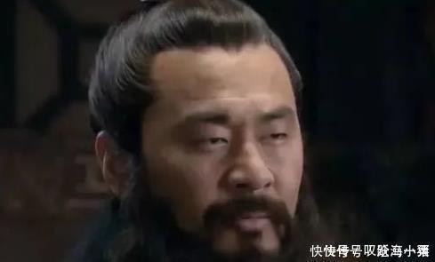 重用|曹操帐下一人谋略胜郭嘉，勇武赛张辽，却未得重用，曹操此人太可怕