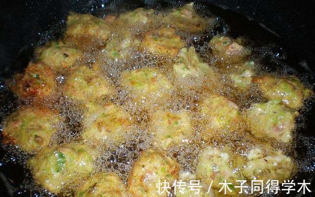 面包糠|炸萝卜丸子,多加“2样”食材,不加1滴水,丸子外酥里嫩格外香