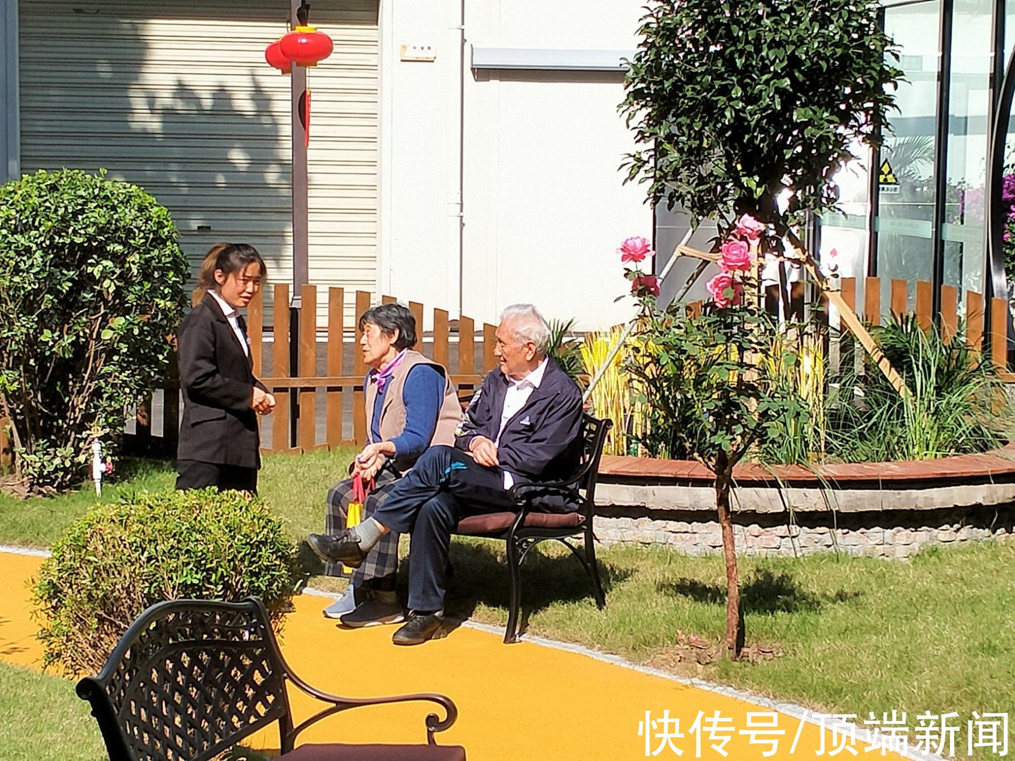 社区#专人上门、自动报警……你知道郑州养老服务最舒服的社区是哪个吗？