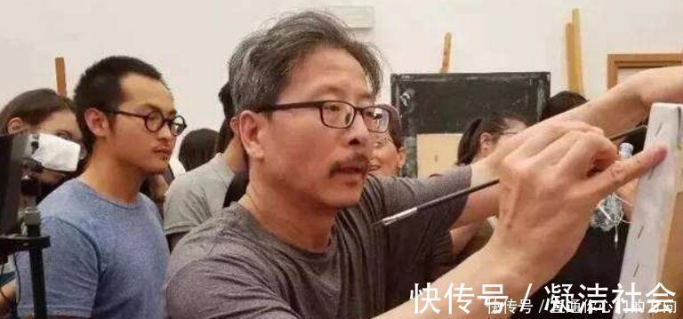 李子!冷军画柿子沾着“石灰”,卖149万不过瘾,改画李子,却卖200万