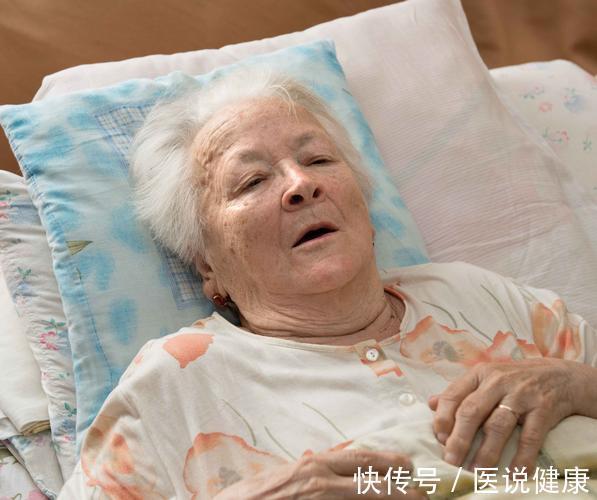 医生|不想老年痴呆找上门,医生:4个原因早早避开,大脑或许感激你