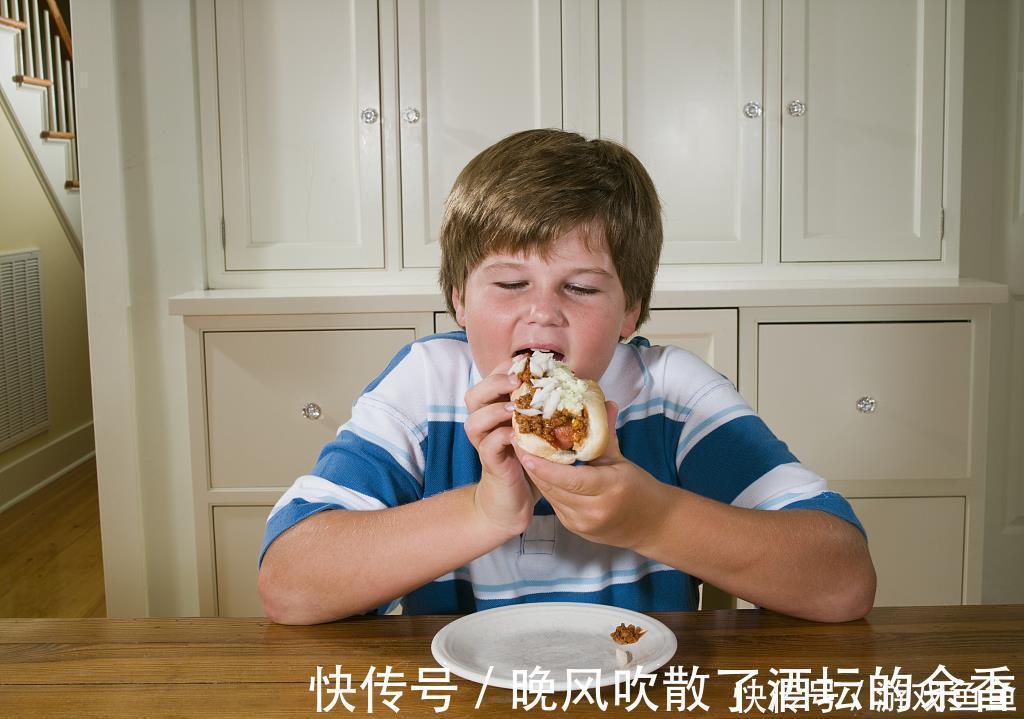 冰淇淋|孩子长肉不长个急坏妈妈,这三种“坑娃”食物要戒除,孩子长高个