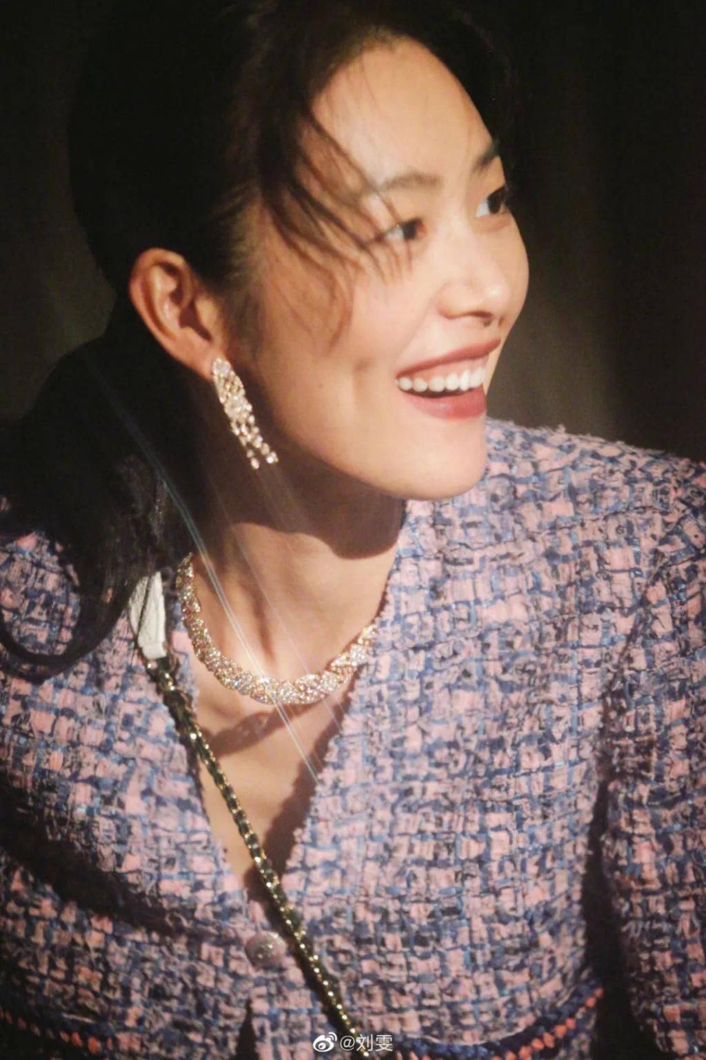  羽绒服|冬天学刘雯这么穿，保暖又时尚！