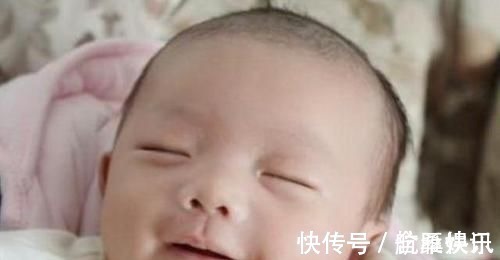 宝妈|宝宝出生时直对妈妈笑,护士却反手一巴掌,得知真相宝妈连声道谢