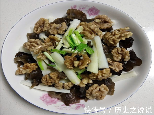 银耳|绝经期，每天吃点什么，可以补充气血，预防早闭经