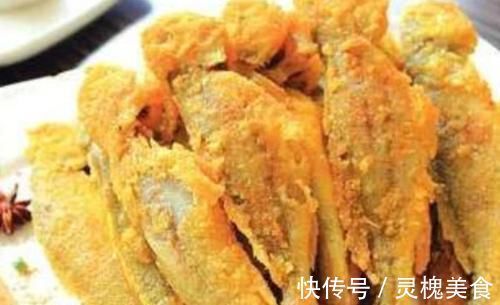 炸鱼时用淀粉还是面粉？大厨教你正确方法，鱼肉又酥又嫩超好吃！