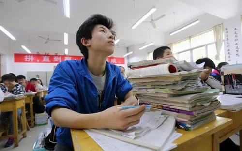 提不高|高一男生物理提不高，擅长的英语也考砸了，失去的信心如何找回？