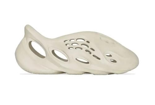 侃爷疯啦！超15款新品发售计划曝光，Yeezy月即将开启！