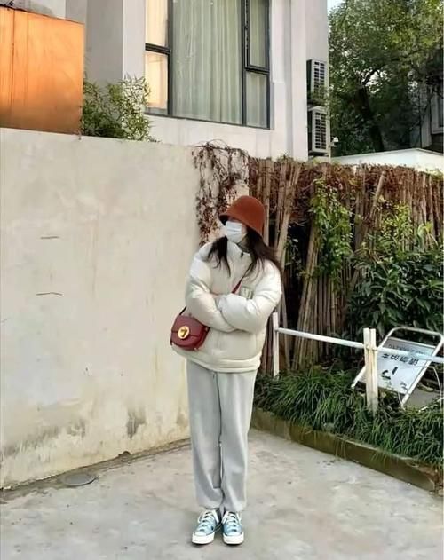羽绒服流行这样搭，个性保暖还时尚，时尚达人都在穿