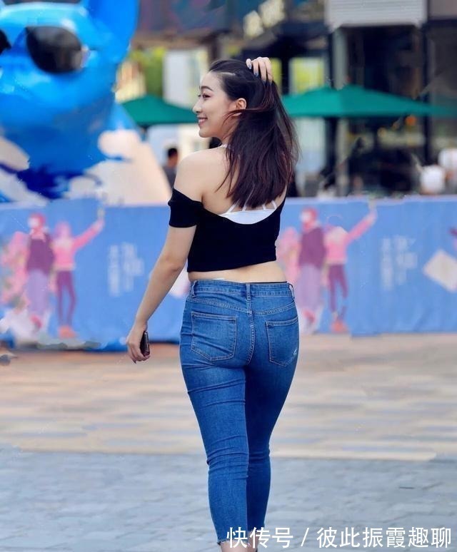 百搭 短款上衣搭配瑜伽裤,装扮让气质满满呈现,简单又耐看