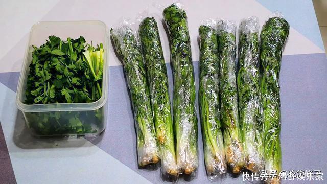 刚知道,香菜要这样保存,随吃随取,和刚买的一样新鲜,特简单