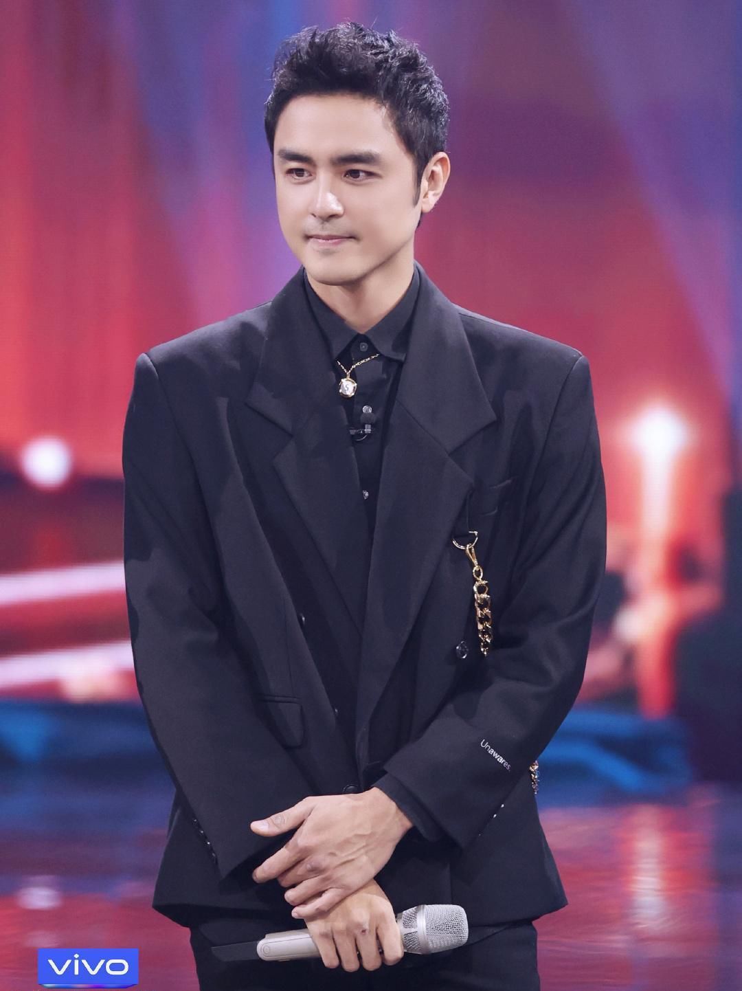 “追光吧哥哥”更新，陈志朋再次带来惊喜，刘维舞台太燃！