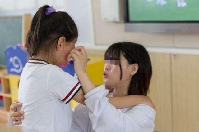 刘女士|专家:低层次家长“拼命”给娃讲道理,而高层次父母则用这种办法