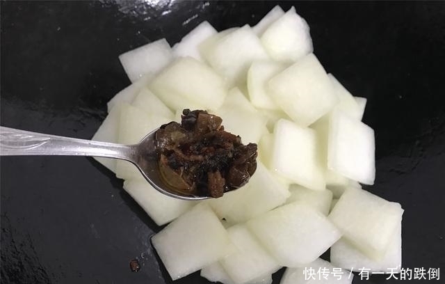 冬瓜此做法,鲜香入味比肉好吃,软糯多汁超下饭,连汤都吃精光