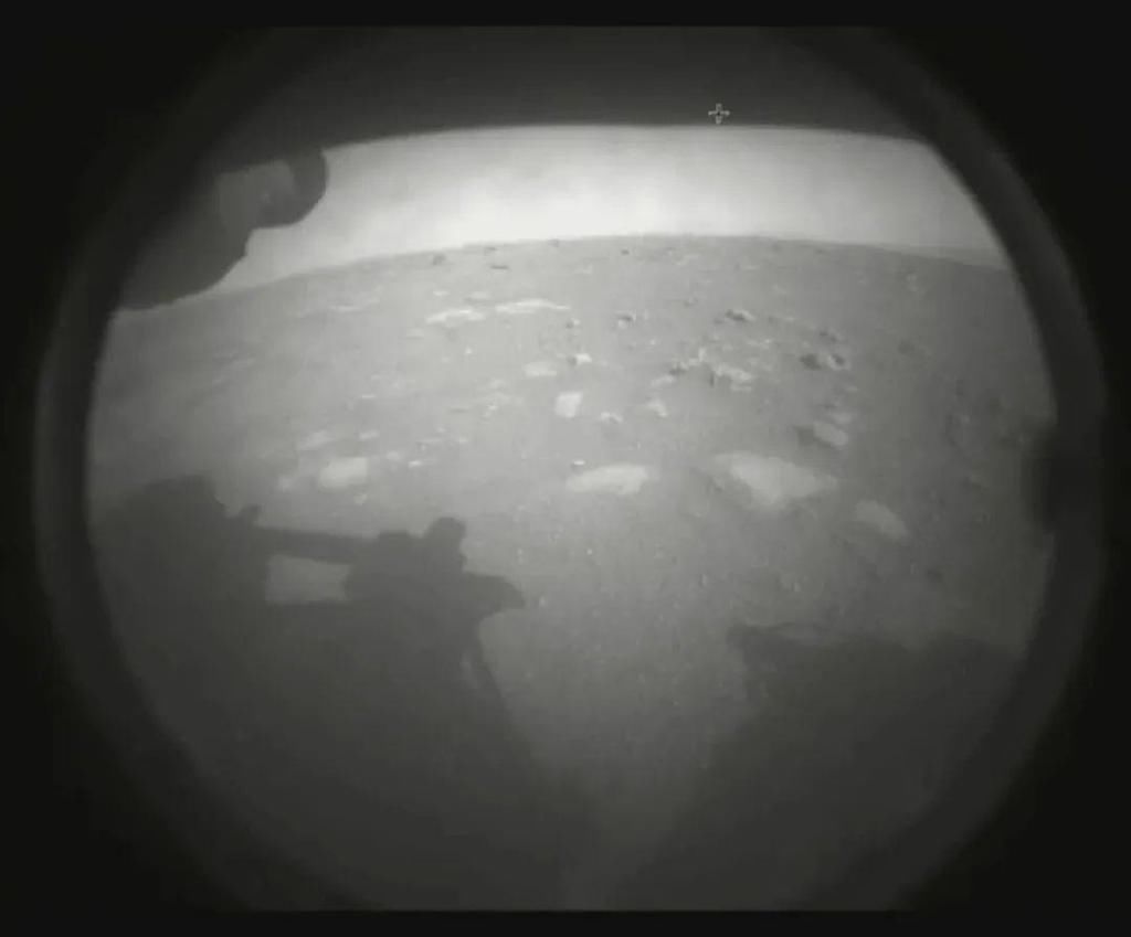 火星 美国毅力号火星探测器成功着陆火星,担负探索生命的重任。