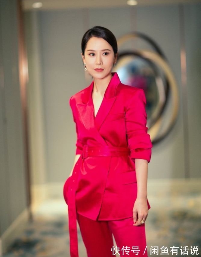 颜色|女人过了45岁,这3种“艳色”尽量不要穿,没气质还显廉价