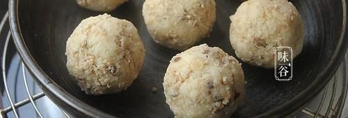  白萝卜|传统萝卜丸子大都是炸的，一点儿都不油腻，鲜香劲道，好吃又营养