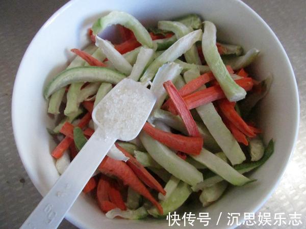 奶奶|腌萝卜怎样做才好吃奶奶用了20年的秘方做法,不用花钱买了