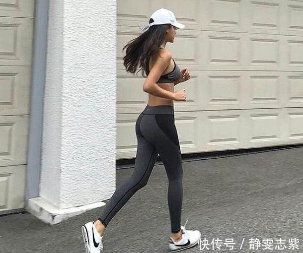 时髦打底裤美女衬出女人气质美,穿出女神范