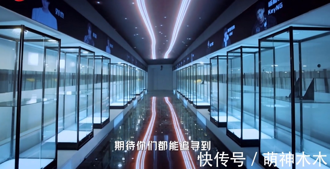 《追光吧》开播剪辑混乱，哥哥镜头分配不均，糊咖艺人没介绍