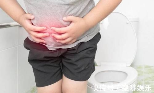 大便|排便不畅,是肠癌吗?医生:符合3个标准,尽早去医院检查一下