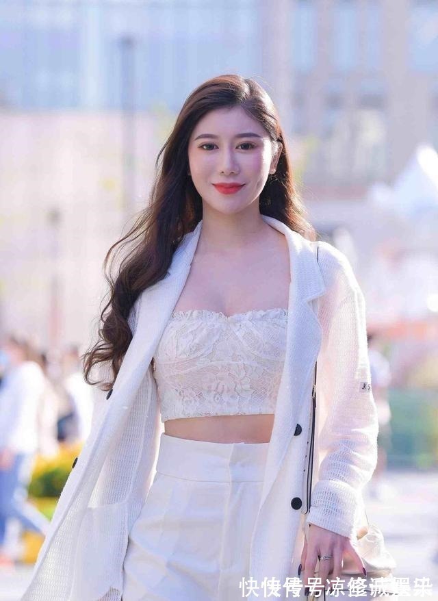 身材 光彩夺目的打底裤显瘦好搭配,显得身材妩媚动人,清爽舒适!