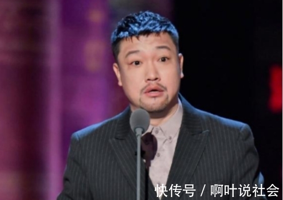 賈冰|從團長到登3次央視春晚,迎娶美女妻子,賈冰背后究竟有什么人