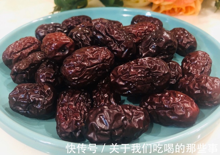 吃好|红枣生吃好还是熟吃好？牢记“3蒸3晾”，补气养血，1天3颗精神好