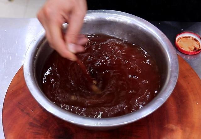 鲜香|学会这道酱香鸭，再也不用买烤鸭了，鲜香回甜，色泽红润，太香了