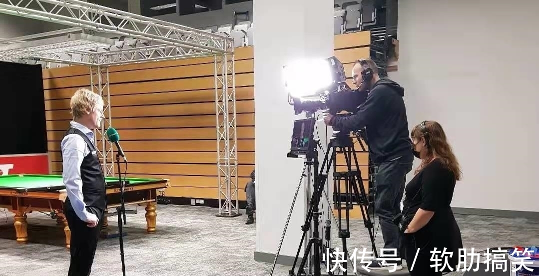决赛|“莱斯特小丑”欲哭无泪!罗伯逊:要用塞尔比的打法来击垮他自己